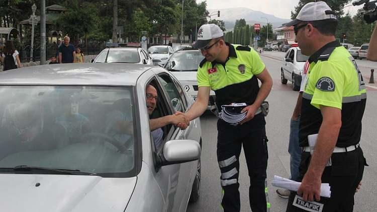 <p>Bu s&uuml;re&ccedil;te T&uuml;rkiye genelinde denetlenen ara&ccedil; sayısı y&uuml;zde 4,5 oranında artış g&ouml;sterdi.</p>
