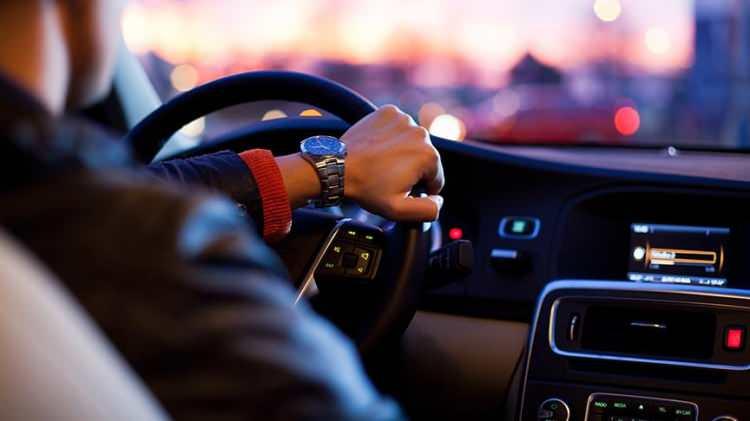 <p>Ge&ccedil;en yılın aynı d&ouml;nemine kıyasla trafikte makas atma eylemleri y&uuml;zde 92,6 gibi rekor bir oranda azaldı. Makas atmanın cezası 90 bin lira.</p>
