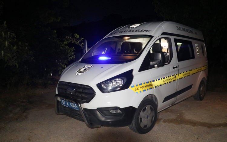 <p>Olay, d&uuml;n saat 19.00 sıralarında Kepez il&ccedil;esi Varsak Menderes Mahallesi 6950 Sokak'ta meydana geldi.&nbsp;</p>
