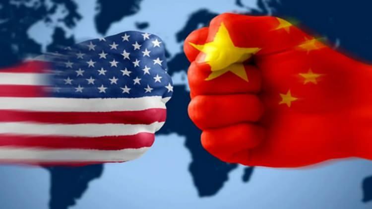 <p>ABD, "Shield of the Americas" (Amerika Kalkanı) koalisyonu ve yenilenmiş "Monroe Doktrini" ile Batı Yarımk&uuml;re'deki etkisini konsolide ederken; &Ccedil;in ise G&uuml;neydoğu Asya, K&ouml;rfez ve Afrika genelinde ticari bağlarını g&uuml;&ccedil;lendirerek kendisini ekonomik s&uuml;rekliliğin kaynağı olarak konumlandırıyor.</p>

