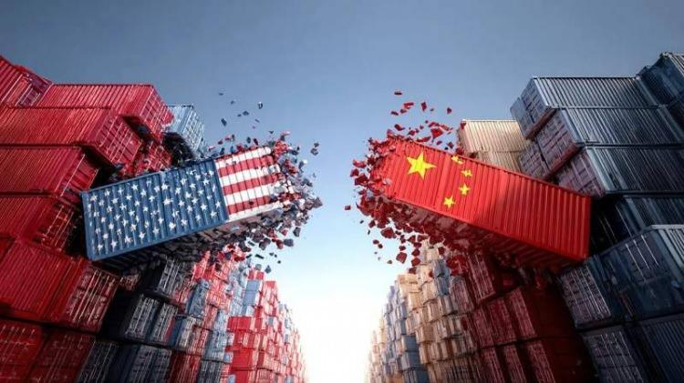 <p>Askeri alanda ise ABD, 2025&rsquo;te 954 milyar dolar harcayarak liderliğini s&uuml;rd&uuml;r&uuml;yor, ancak &Ccedil;in, resmi olarak 336 milyar dolar seviyesinde g&ouml;r&uuml;nen savunma b&uuml;t&ccedil;esini hızla modernize ederek naval kapasite ve siber savaş alanlarında sistemik bir rakibe d&ouml;n&uuml;ş&uuml;yor.</p>

<p>&nbsp;</p>
