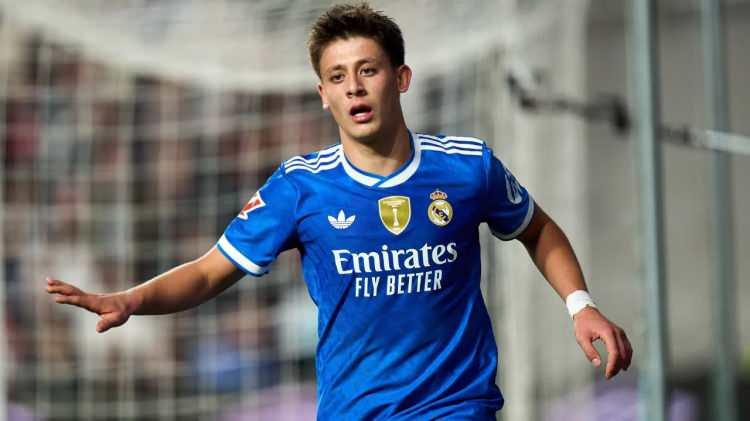 <p>Bu sezon Real Madrid'de 48 ma&ccedil;a &ccedil;ıkan Arda, 6 gol ve 14 asistlik performansı ile g&ouml;z kamaştırdı.</p>

