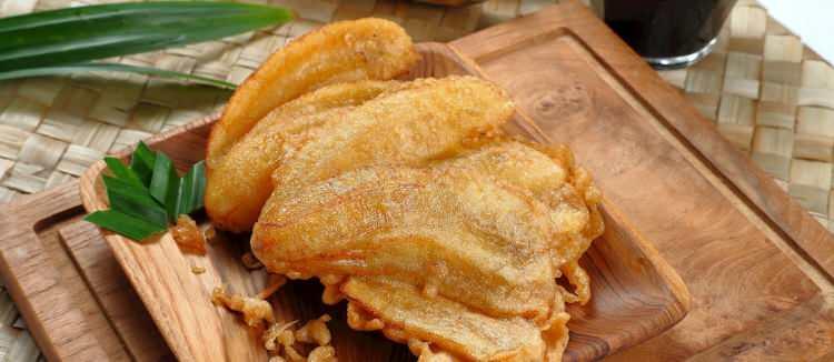 <p><span style="color:#800000"><strong><em>14. Pisang goreng - ENDONEZYA</em></strong></span></p>
