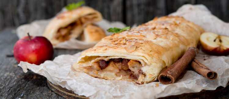 <p><span style="color:#800000"><strong><em>4. Strudel - İTALYA</em></strong></span></p>
