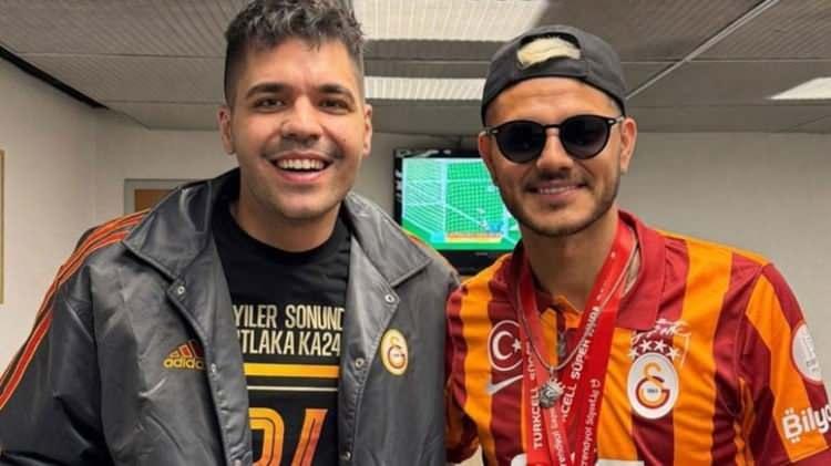 <p><span style="color:#FF0000"><strong>100 MİLYON EURO KARŞILIĞINDA FENERBAH&Ccedil;E MARŞI</strong></span></p>

<p><strong>Sıkı bir Galatasaray fanatiği olduğu bilinen İğrek'e "100 milyon Euro karşılığında Fenerbah&ccedil;e i&ccedil;in bir marş yazar mısın?" sorusu y&ouml;neltildi.</strong></p>
