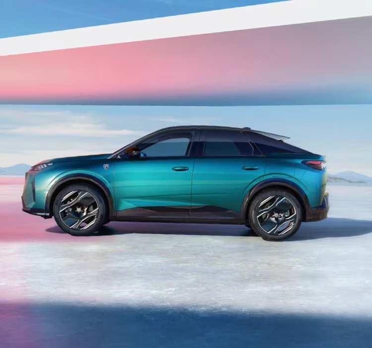 <p><strong>PEUGEOT E-3008 &ndash;</strong></p>

<p><strong>700 KM</strong></p>
