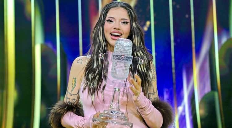 <p><span style="color:#B22222"><strong><em>Eurovision Şarkı Yarışması 2026'ı Bulgaristan temsilcisi Dara kazandı. Yarışmaya ise protestolar ve siyasi tartışmalar damga vurdu.</em></strong></span></p>
