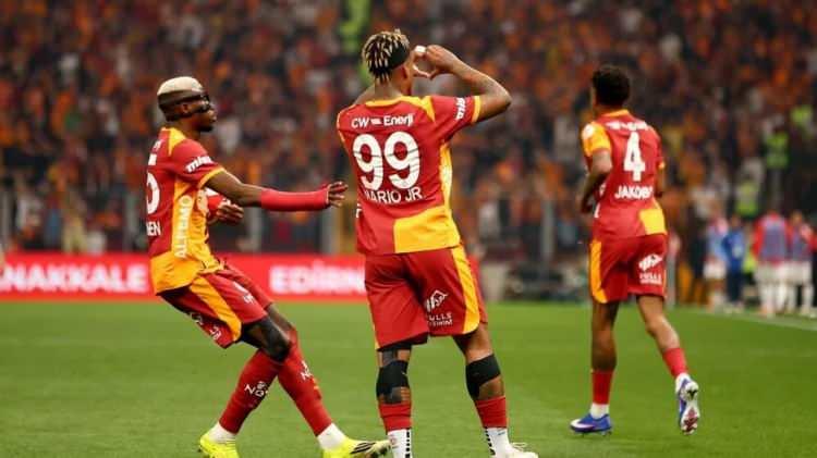 <p>* En fazla dikine aksiyon &uuml;reten takım: Ma&ccedil; başına 205,2 isabetli ve dikine pas</p>
