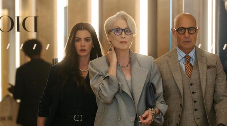 <p><span style="color:#800000"><em><strong>K&uuml;t film, Şeytan Marka Giyer 2'nin başrol oyuncuları Anne Hathaway, Meryl Streep ve Emily Blunt'ın filmden aldıkları maaş belli oldu. Oyuncular, gişe başarısına g&ouml;re ek kazan&ccedil;lar da elde edecek</strong></em></span></p>
