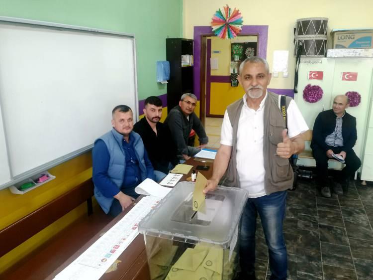 <p>AK Parti ise aynı d&ouml;nemde oylarını artırıyor ve ana muhalefet CHP ile olan oy farkı u&ccedil;urumunu derinleştiriyor.</p>
