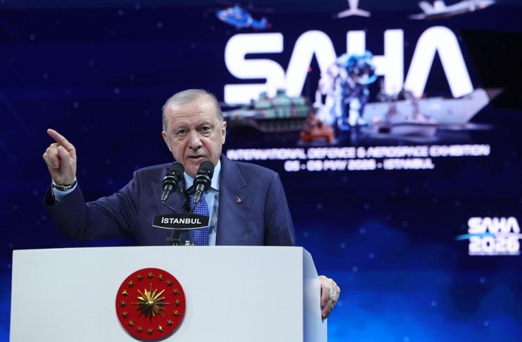 <p>BETİMAR'ın &ccedil;alışmasına g&ouml;re, AK Parti'nin son &uuml;&ccedil; aydır oy oranını istikrarlı bir şekilde artırdığı, ana muhalefet Cumhuriyet Halk Partisi'nin (CHP) Nisan 2026 &ouml;l&ccedil;&uuml;mlerinde d&uuml;ş&uuml;ş eğiliminde olduğu g&ouml;r&uuml;ld&uuml;.</p>
