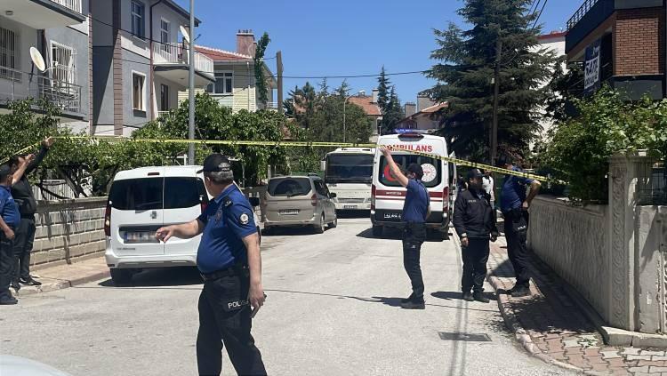 <p>&Ccedil;iftin cansız bedenleri otopsi i&ccedil;in Adli Tıp Kurumu'na kaldırıldı.&nbsp;</p>
