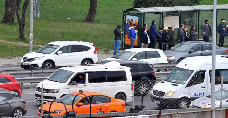 <p>T&uuml;rkiye İstatistik Kurumu&rsquo;nun 18 Mayıs 2026&rsquo;da paylaştığı son Motorlu Kara Taşıtları verileri, T&uuml;rkiye&rsquo;de bazı şehirlerde ara&ccedil; yoğunluğunun dikkat &ccedil;ekici seviyelere ulaştığını ortaya koydu</p>
