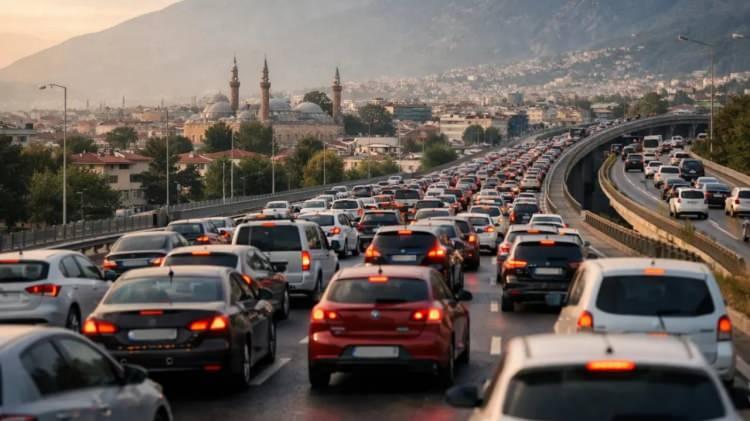 <p>T&uuml;rkiye'nin sanayi lokomotifi Bursa, 1.3 milyonu aşan toplam ara&ccedil; sayısıyla g&uuml;nl&uuml;k dur-kalk trafiğinin en yoğun yaşandığı beşinci şehrimiz.</p>
