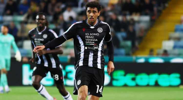 <p>Galatasaray, Udinese&rsquo;nin Fransız orta sahası Arthur Atta&rsquo;yı istiyor. İtalyan ekibi, Atta i&ccedil;in 30 milyon euro talep ediyor.<br />
<br />
Cim Bom ise Victor Nelsson&rsquo;u takasta kullanıp &ouml;deme miktarını d&uuml;ş&uuml;rmeyi planlıyor.<br />
<br />
(POSTA)</p>
