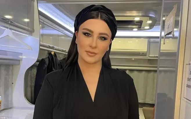 <p><strong>Yasemin Sakallıoğlu, fazla kilolarıyla verdiği m&uuml;cadeleyi ve yaşadığı duygusal s&uuml;re&ccedil;leri samimi s&ouml;zlerle anlattı.</strong></p>
