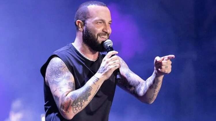<p><strong>Aynı zamanda 2016'da &Ouml;zlem Ada Şahin ile d&uuml;nyaevine giren Berkay'ın ge&ccedil;tiğmiz aylarda &uuml;&ccedil;&uuml;nc&uuml; &ccedil;ocuklarını beklediklerini duyurmuştu.</strong></p>
