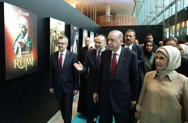 <p>TRT'nin uluslararası dijital platformu tabii'nin "Şule Senin Hikayen" adlı yeni dizisinin galası, Atat&uuml;rk K&uuml;lt&uuml;r Merkezi'nde (AKM) ger&ccedil;ekleştirildi.</p>
