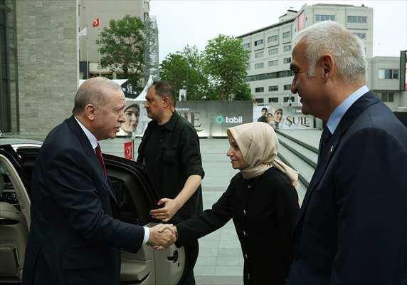 <p><strong>"&Ouml;zge Karlıgil"</strong> rol&uuml;n&uuml; oynayan İlayda Alişan da dizide Şenler'in &Ouml;zge'nin hayatındaki etkisiyle yaşadığı değişim ve d&ouml;n&uuml;ş&uuml;m&uuml;n izleyiciye aktarılacağını ifade etti.</p>

<p>&nbsp;</p>
