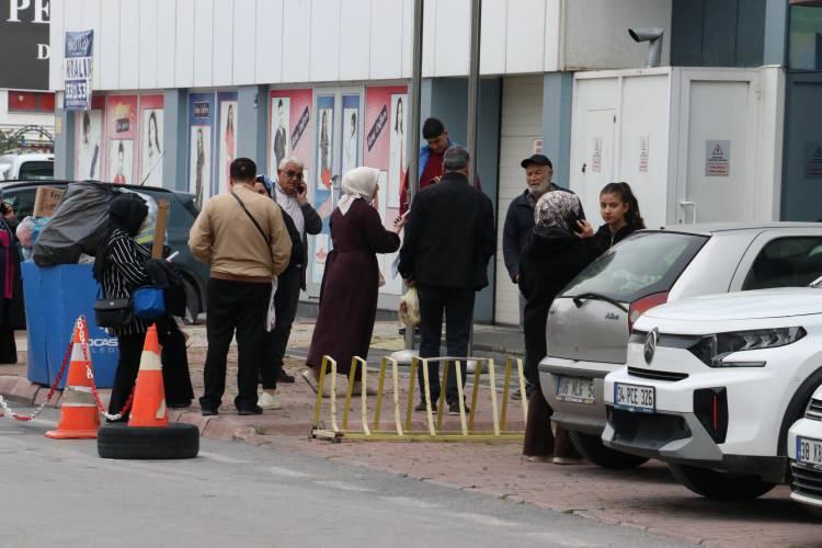 <p>T&uuml;rkiye bir kere daha deprem ger&ccedil;eği ile sarsıldı.</p>

<p>Malatya&rsquo;nın Battalgazi il&ccedil;esinde sabah saatlerinde 5,6 b&uuml;y&uuml;kl&uuml;ğ&uuml;nde deprem meydana geldi.</p>

<p>Bir&ccedil;ok ilde hissedilen depreme ilişkin, 2 hafta &ouml;nce deprem uzmanı Prof. Dr. Şener &Uuml;ş&uuml;mezsoy tarafından uyarı yapıldığı ortaya &ccedil;ıktı.</p>
