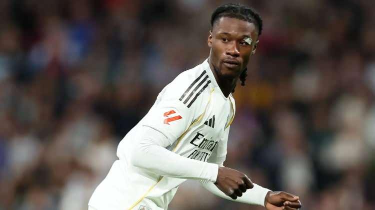 <p>Şampiyonlar Ligi'nde başarılı olmak isteyen ve orta sahasını g&uuml;&ccedil;lendirmeyi hedefleyen Sarı-kırmızılılar, Real Madrid'de g&ouml;zden &ccedil;ıkarılan yıldız orta saha oyuncusu Camavinga i&ccedil;in hamle yapacak.</p>

