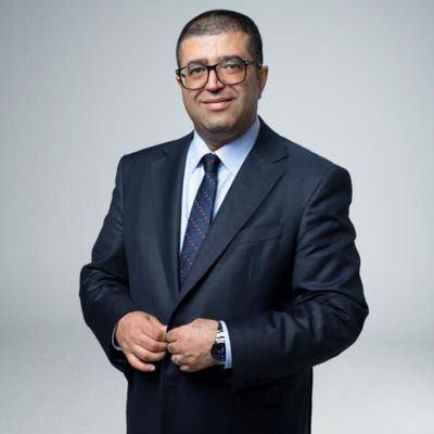 <p><span style="color:#B22222"><strong>YILIN İKİNCİ YARISI DAHA POZİTİF</strong></span></p>

<p>&nbsp;</p>

<p><br />
Ekonomist &Uuml;zeyir Doğan, yılın ikinci yarısı Ortadoğu&rsquo;daki savaşın bitmesi varsayımıyla daha pozitif bir d&ouml;neme işaret etti. Fed Başkanı değişiminin getirdiği belirsizliklerin de muhtemelen yılın ikinci yarısına kadar piyasalar tarafından hazmedileceğini belirten Doğan, ABD&rsquo;de Kasım ayındaki ara se&ccedil;imlere y&ouml;nelik fiyatlama davranışlarının başlayacağını dile getirdi.&nbsp;</p>

<p>&nbsp;</p>
