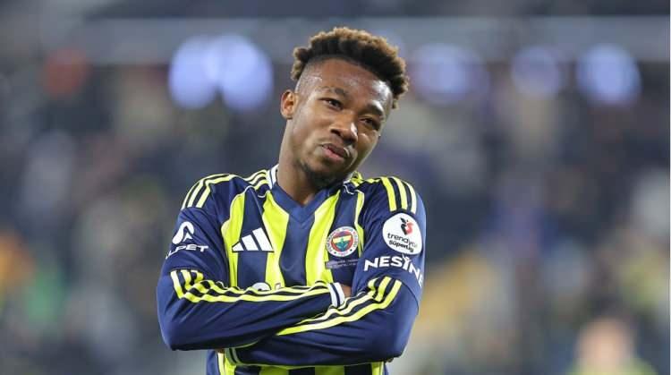 <p>Stuttgart'ın Dorgeles Nene i&ccedil;in Fenerbah&ccedil;e'ye 22 milyon euroluk teklif sunduğu &ouml;ne s&uuml;r&uuml;ld&uuml;. Torunoğulları konuyla ilgili Aziz Yıldırım ve Hakan Safi'yi bilgilendirdi.</p>

<p>(FANATİK)</p>

<p>&nbsp;</p>
