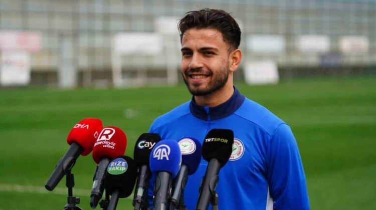 <p>Trabzonspor, Mithat Pala transferi i&ccedil;in yoğun mesai harcıyor. Bordo-mavililer, Rizespor'un sağ beki i&ccedil;in ısrarcı tavrını s&uuml;rd&uuml;r&uuml;yor.</p>

<p>(FOTOMA&Ccedil;)</p>
