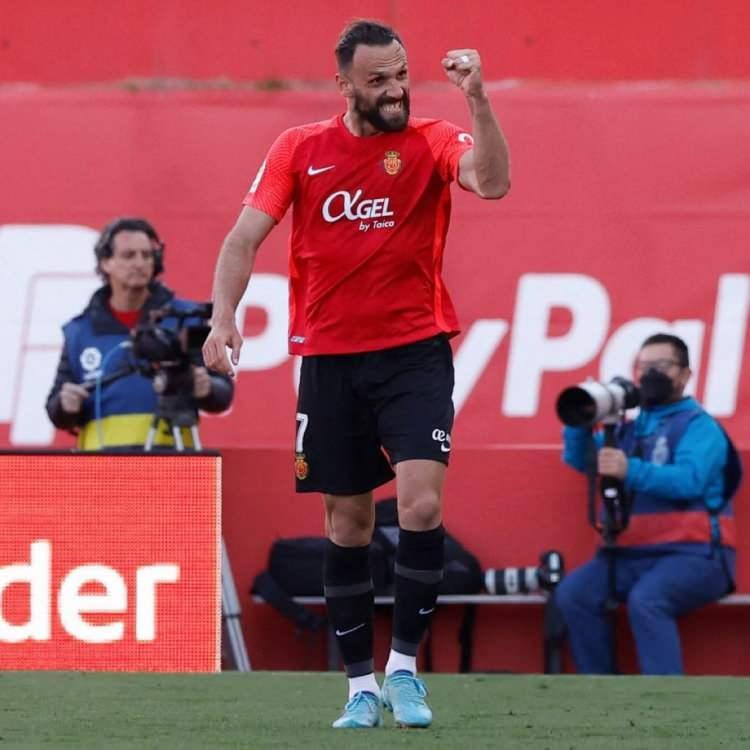 <p>Hakan Safi'nin listesine giren &Ouml;mer Topbaş, Vedat Muriqi'nin Fenerbah&ccedil;e'ye gelmek istediğini s&ouml;yledi.</p>

<p>(FOTOMA&Ccedil;)</p>
