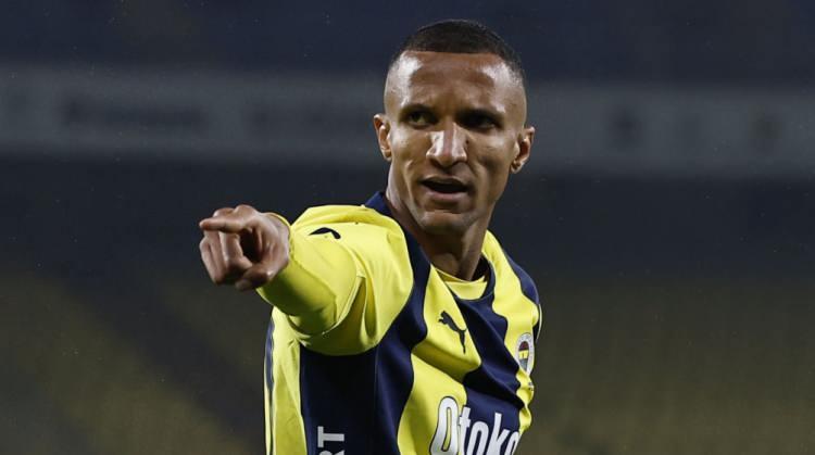 <p>Fenerbah&ccedil;e'nin devre arasında Kasımpaşa'ya kiraladığı Rodrigo Becao'ya &uuml;lkesinden talip &ccedil;ıktı. Internacional'in yanı sıra Fluminense de tecr&uuml;beli stoperin durumunu yakından takip ediyor. Sarı-lacivertliler, Becao'yu yeni sezonda kadroda d&uuml;ş&uuml;nm&uuml;yor.</p>

<p>(FOTOMA&Ccedil;)</p>
