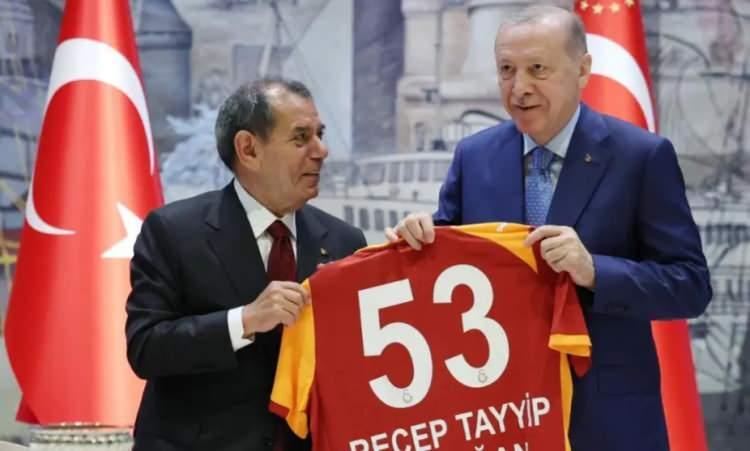 <p>Cumhurbaşkanı Recep Tayyip Erdoğan, Galatasaray Futbol Takımı oyuncularını ve teknik heyetini kabul etti.</p>

