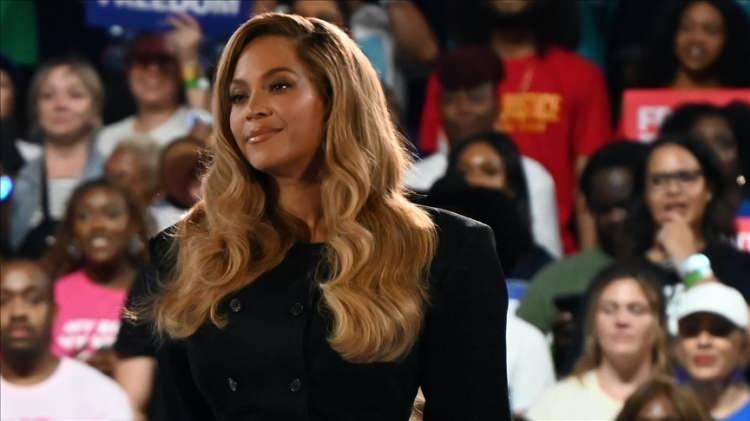 <p>Beyonce'nin Amerikan eğlence d&uuml;nyasının bir numaralı "kraliyet &uuml;yesi" olduğu a&ccedil;ık olsa da şarkıcının aynı zamanda İngiliz kraliyet ailesiyle de bağları var. Yıldız, Krali&ccedil;e Elizabeth'in uzak akrabası.</p>

<p>&nbsp;</p>
