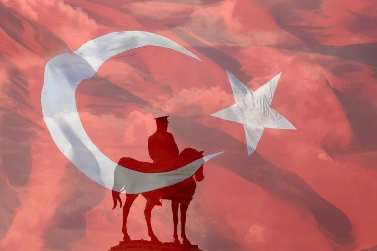 <p><strong>Ulu &Ouml;nder Mustafa Kemal Atat&uuml;rk'&uuml;n 19 Mayıs 1919'da yaktığı bağımsızlık meşalesi bug&uuml;n tam 107 yaşında.</strong></p>
