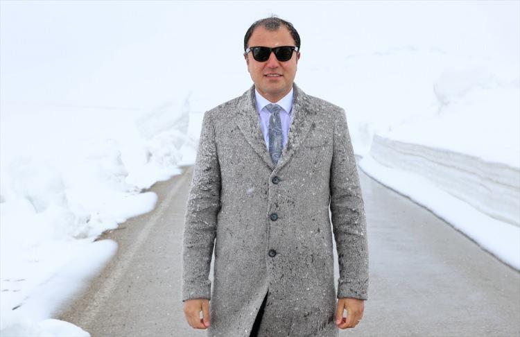 <p>&nbsp;</p>

<p>Aydıntepe Kaymakamı Ertuğrul Bayram, AA muhabirine, b&ouml;lgedeki t&uuml;m yerleşim yerlerinin yolunun a&ccedil;ılması i&ccedil;in ekiplerin aralıksız &ccedil;alıştığını s&ouml;yledi.</p>

<p>&nbsp;</p>
