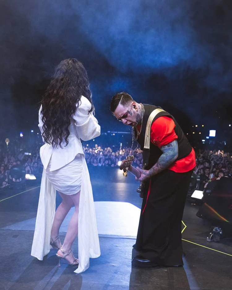 <p><strong>10 yıl aranın ardından yeniden bir araya gelen Model grubunun ilk konserini İzmir Arena'da vermişti.</strong></p>

