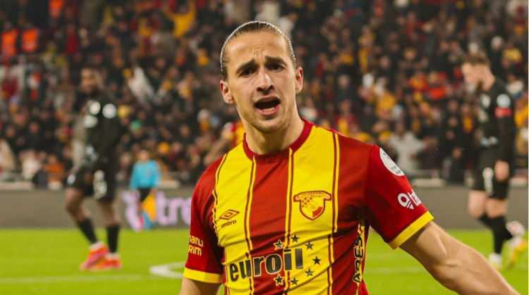 <p>* Arda Okan Kurtalan</p>

