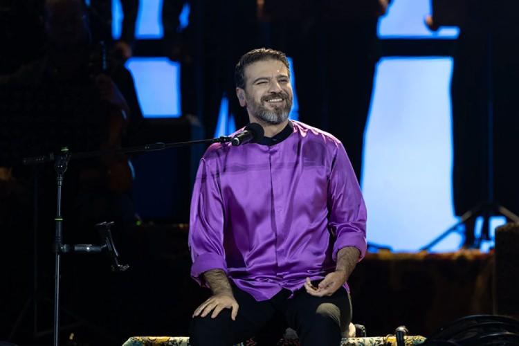 <p><strong>Sami Yusuf hayranlarını yeniden heyecanlandıran haberi sosyal medya hesabından verdi. Yusuf, Haziran ayında İstanbul ve Ankara'da sahne alacağını duyurdu.</strong></p>

