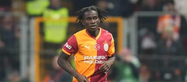 <p>Kural gereği kadroda 14 futbolcu yabancı olabilir ancak bu oyuncuların d&ouml;rd&uuml;n&uuml;n <strong>23 yaş altında olması </strong>gerekiyor.</p>
