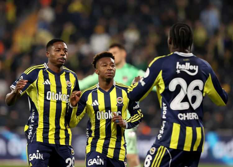 <p><strong>EN &Ccedil;OK YABANCI OYUNCU FENERBAH&Ccedil;E&rsquo;DE</strong></p>
