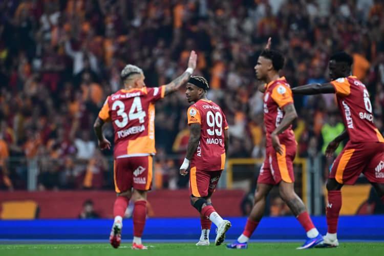 <p><strong>GALATASARAY 15 YABANCI</strong><br />
<br />
Futbolcu - Yaşı<br />
<br />
Davinson Sanchez 29<br />
Gabriel Sara 26<br />
Ismail Jakobs 26<br />
Leroy Sane 30<br />
Lucas Torreira 30<br />
Mario Lemina 32<br />
Renato Nhaga 19<br />
Roland Sallai 28<br />
Victor Osimhen 27<br />
Wilfried Singo 25<br />
<br />
<strong>KİRADAKİLER</strong><br />
<br />
Nicolo Zaniolo 26<br />
Victor Nelsson 27<br />
Carlos Cuesta 27<br />
Elias Jelert 22<br />
P. Frankowski 31</p>

