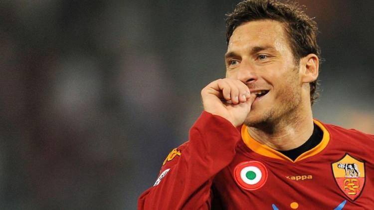 <p><strong><span style="color:#B22222">4)&nbsp; TOTTİ&nbsp; </span>|&nbsp; 19</strong></p>
