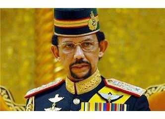 <p><strong><span style="color:#B22222">HASSANAL BOLKİAH</span>&nbsp; |&nbsp; 59 YIL</strong></p>

<p>&nbsp;</p>

<p><strong>Brunei Sultanı</strong></p>
