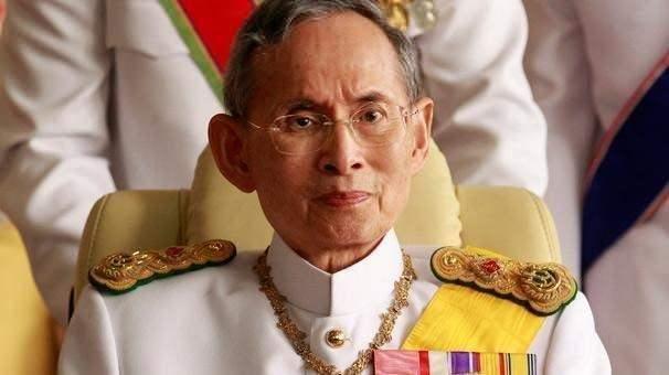 <p><strong><span style="color:#B22222">BHUMIBOL ADULYADEJ</span>&nbsp; |&nbsp; 70 YIL</strong></p>

<p>&nbsp;</p>

<p><br />
|&nbsp; Eski Tayland Kralı</p>
