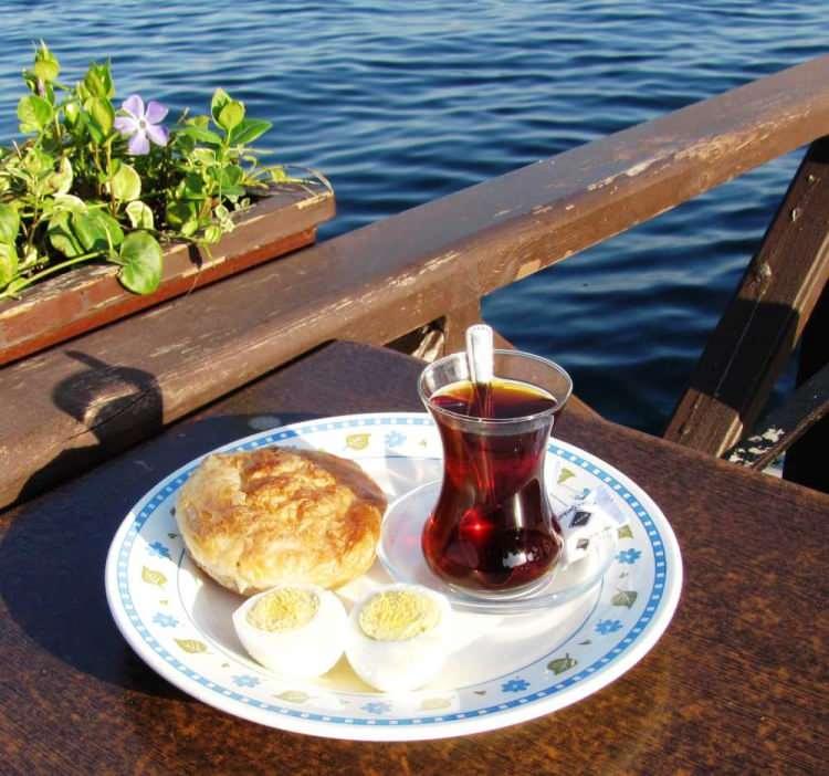 <p><span style="color:#B22222"><strong>İZMİR: </strong></span></p>

<p><strong>BOYOZ VE GEVREK</strong></p>
