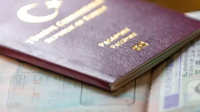 <p>Yaz sezonunun yaklaşmasıyla beraber yurt dışı tatili planlayan vatandaşlar, Schengen vizesindeki uzun bekleme s&uuml;releri nedeniyle alternatif rotalara y&ouml;nelmeye başladı.&nbsp;</p>
