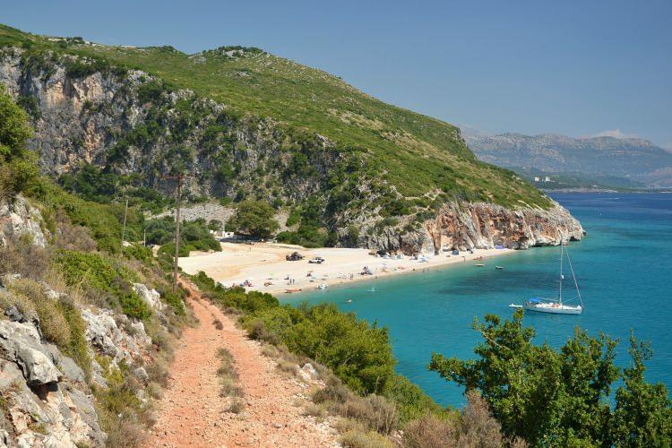 <p><strong>4. ARNAVUTLUK - GJİPE BEACH</strong></p>
