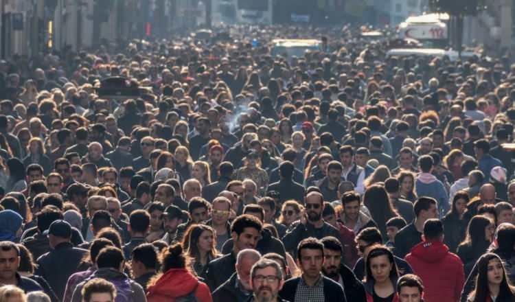 <p>Uzmanlar &ccedil;alışmanın amacının, ani &ccedil;evresel veya toplumsal değişimlere karşı insanlık n&uuml;fusunun ne kadar hassas olduğunu matematiksel olarak g&ouml;stermek olduğunu vurguluyor.&nbsp;</p>

