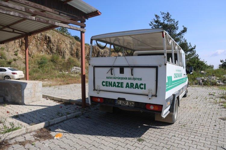 <p>Yayladağı il&ccedil;esi Kurtuluş Mahallesi'nde Muhammet Emin Tortuk, boşanma aşamasındaki eşi evi terk ettikten sonra 3 yaşındaki evladı Poyraz Yetkin Tortuk ile birlikte yaşamaya başladı.</p>
