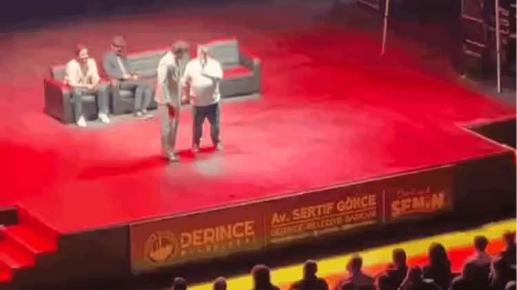 <p><strong>Son d&ouml;nemin en &ccedil;ok konuşulan ve ilgi g&ouml;ren komedi g&ouml;sterilerinden biri olan "Kaos Show", ge&ccedil;tiğimiz akşam Kocaeli Derince Belediyesi G&ouml;steri Merkezi'nde sahnelendi.&nbsp;</strong></p>
