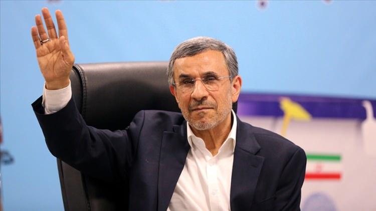 <p><strong>"D&Uuml;N ŞEYTANLAŞTIRILAN İSİM BUG&Uuml;N TERCİH EDİLDİ"</strong></p>

<p>Yazıda, Ahmedinejad'ın 2000'li yıllarda Batı medyasında ve İsrailli siyaset&ccedil;iler tarafından sık sık <strong>"fanatik lider"</strong> ve <strong>"İsrail'i yok etmek isteyen isim"</strong> olarak tanıtıldığı hatırlatıldı.</p>
